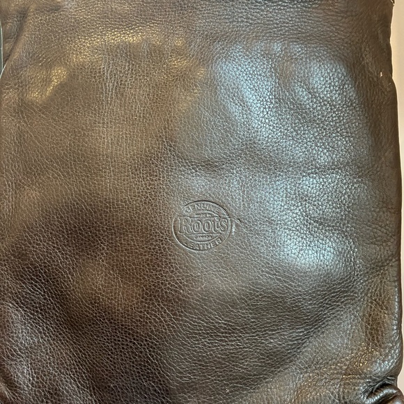 Roots, chocolate brown, genuine leather crossbody purse - Picture 9 of 9